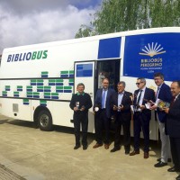 ‘El Bibliobús Peregrino’ echa a andar de la mano de CORREOS y la Diputación de León